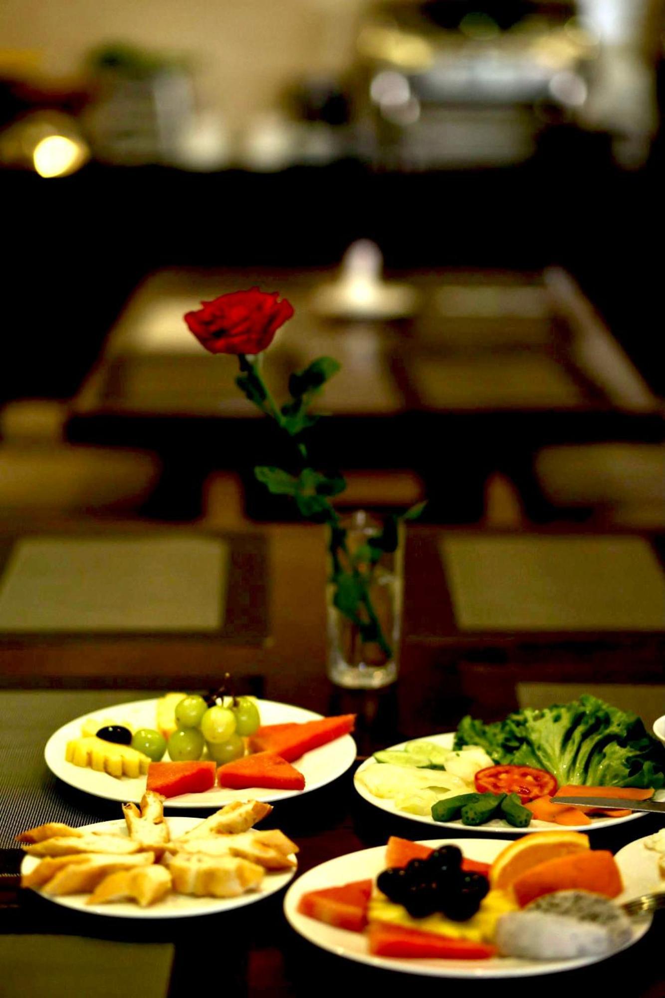 Golden Quang Tri Hotel Dong Ha Экстерьер фото
